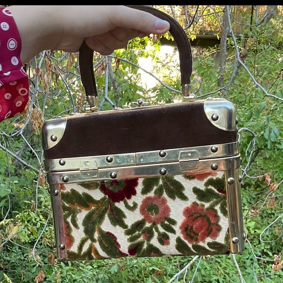 Vintage Handbags - Vintage brown floral brocade tapestry brass hardware box purse handels